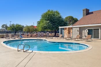 2 Swimming pools